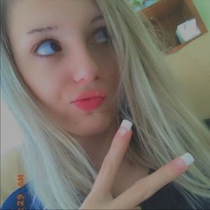 Meet your Posher, Abigail